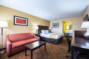 Habitación estándar, 1 cama de matrimonio grande con sofá cama, no fumadores | Escritorio, tabla de planchar con plancha, camas supletorias