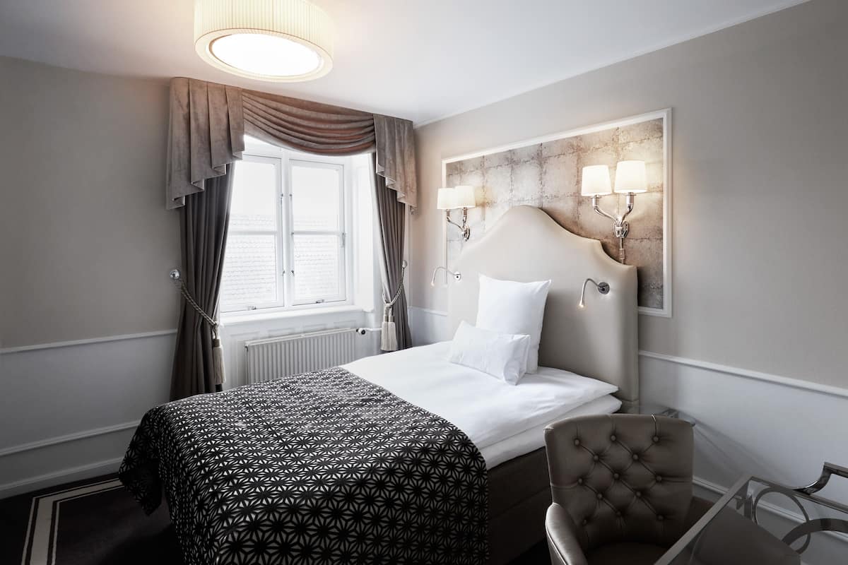 1 bedroom, minibar, in-room safe, desk