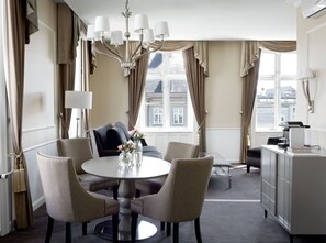 Minibar, in-room safe, desk, free WiFi - Phoenix Copenhagen (Copenhagen)