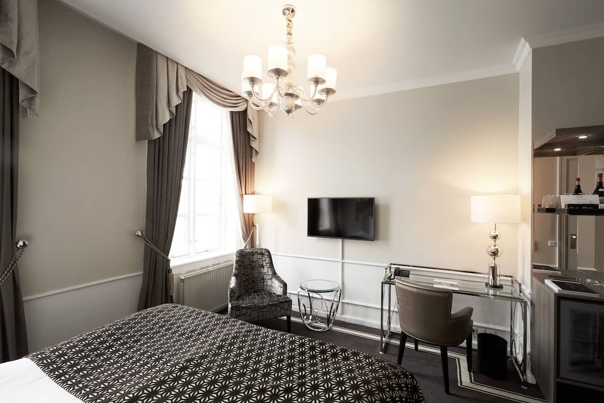 1 bedroom, minibar, in-room safe, desk