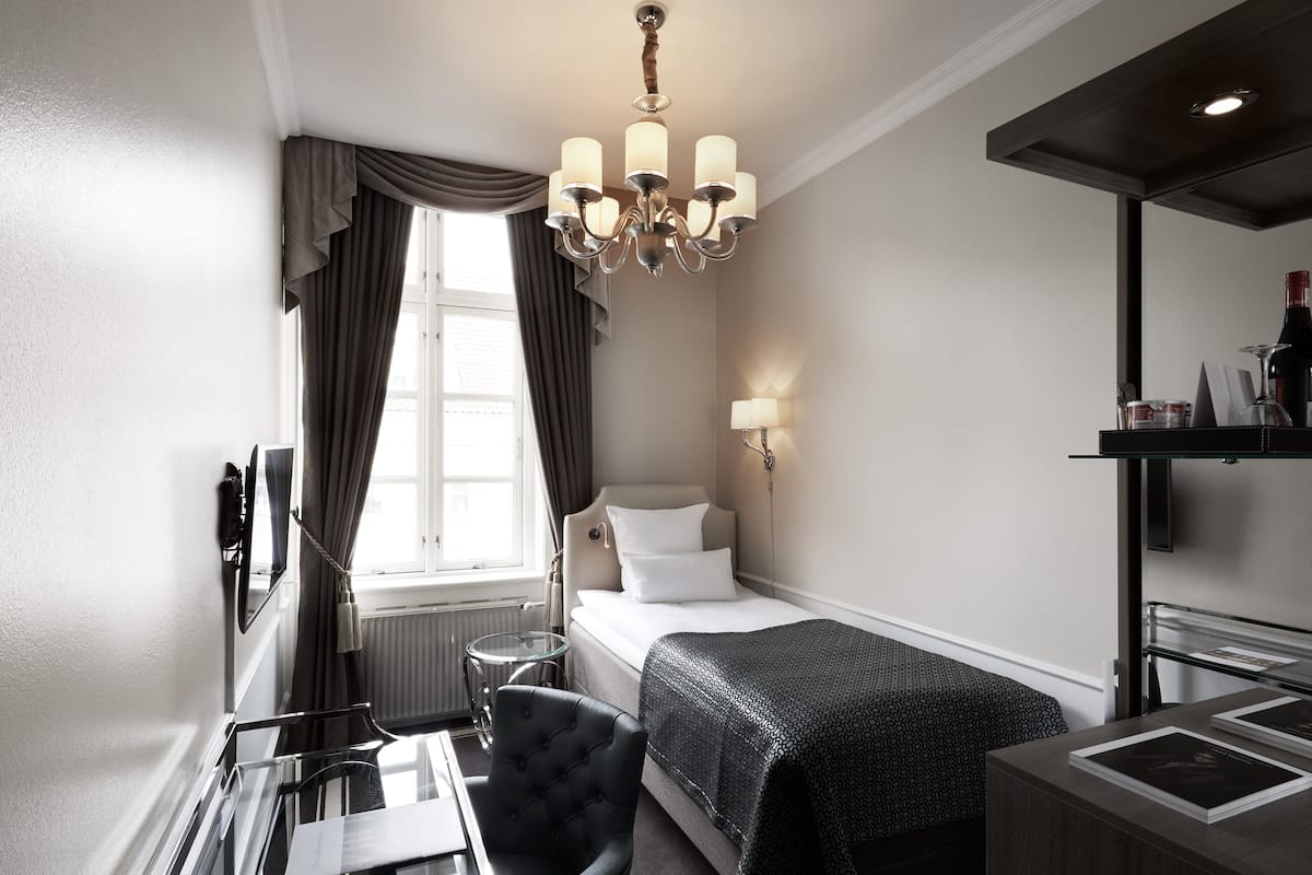 1 bedroom, minibar, in-room safe, desk