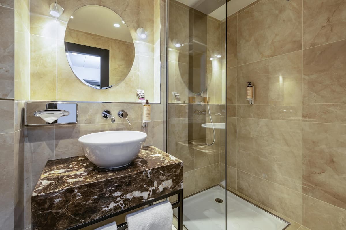 Superior Room, 1 Double Bed | Minibar, in-room safe, desk, blackout drapes