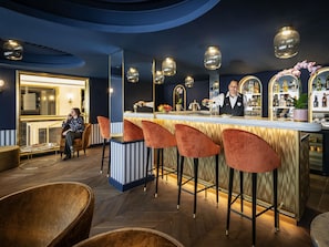 Bar (on property) - Mercure Versailles Paris Ouest (Le Chesnay-Rocquencourt)