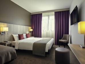 Classic Room, Multiple Beds | Minibar, in-room safe, desk, blackout curtains - Mercure Versailles Paris Ouest (Le Chesnay-Rocquencourt)