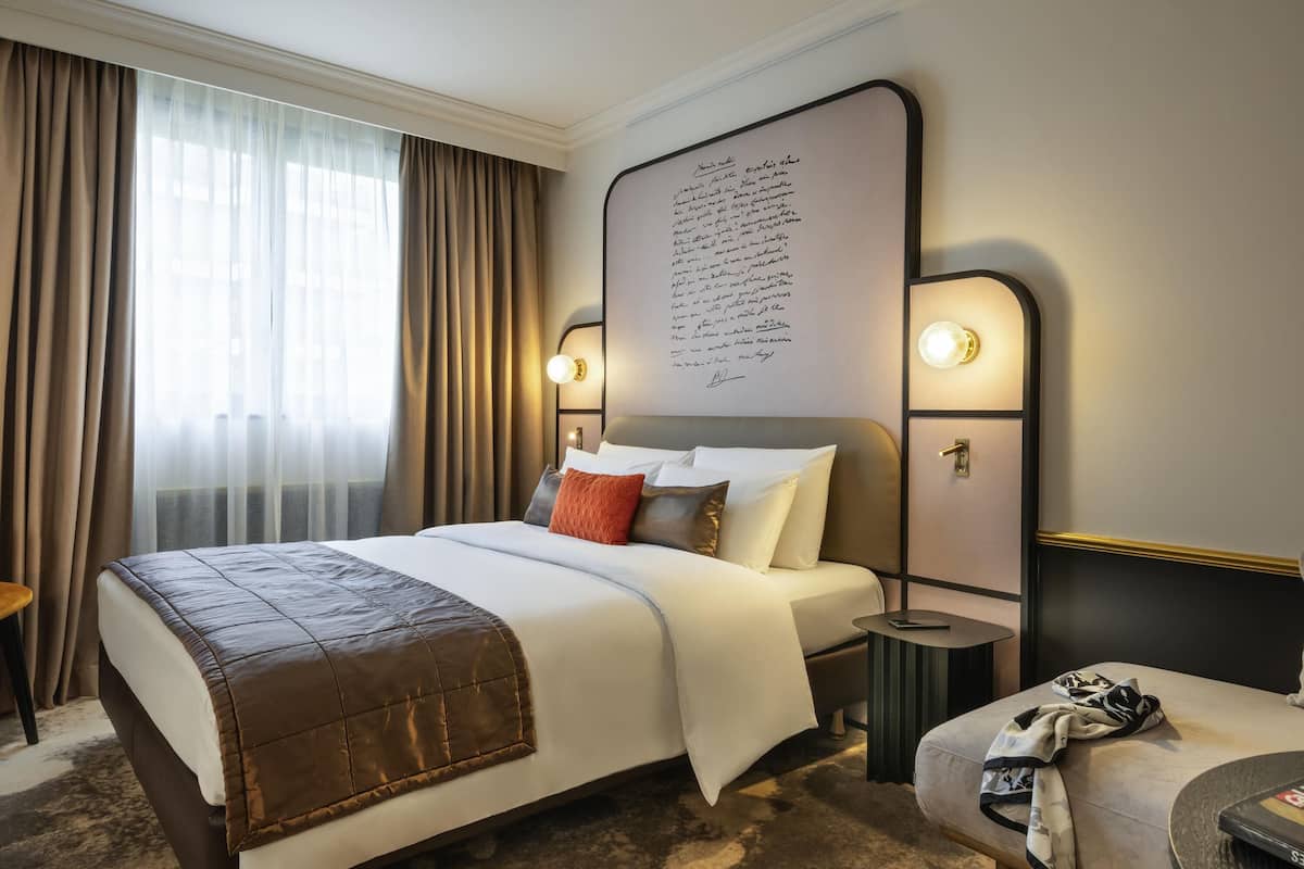 Privilege, Room, Multiple Beds | Minibar, in-room safe, desk, blackout drapes
