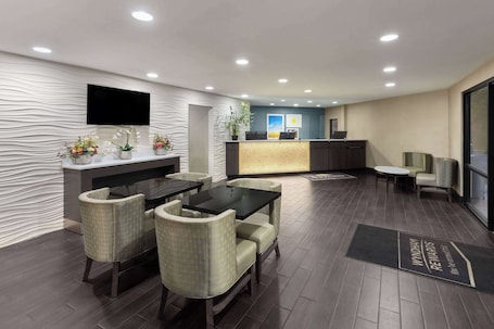 Saguão. Days Inn by Wyndham Chattanooga Lookout Mountain West