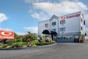 Unclassified image, 5 of 35, button - Econo Lodge Hicksville - Long Island (Hicksville)