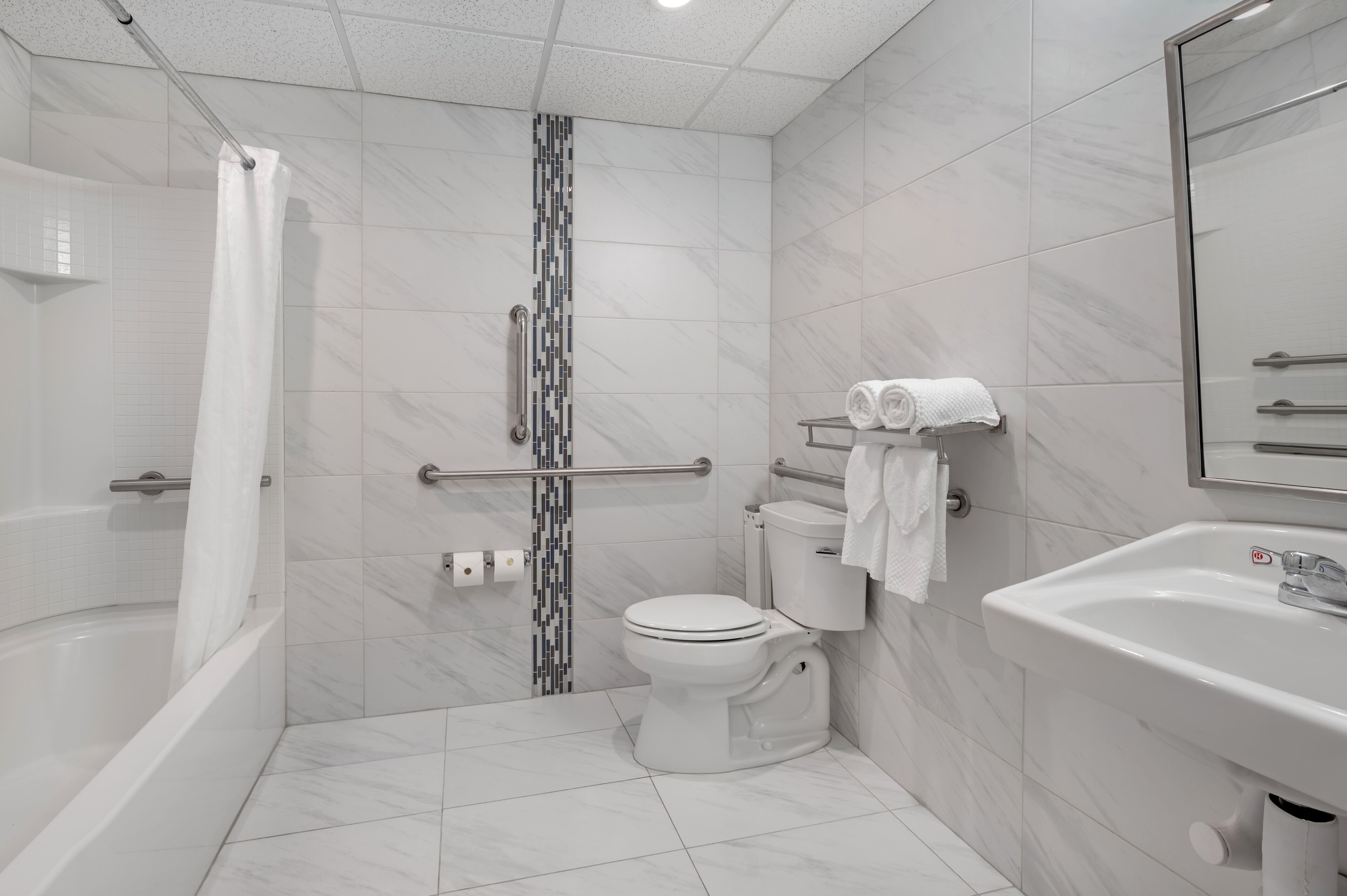 Room, 1 King Bed, Accessible, Non Smoking | Bathroom | Free toiletries, hair dryer, towels