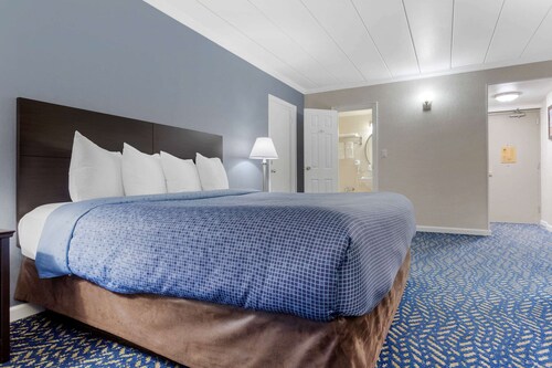 Econo Lodge Hicksville - Long Island