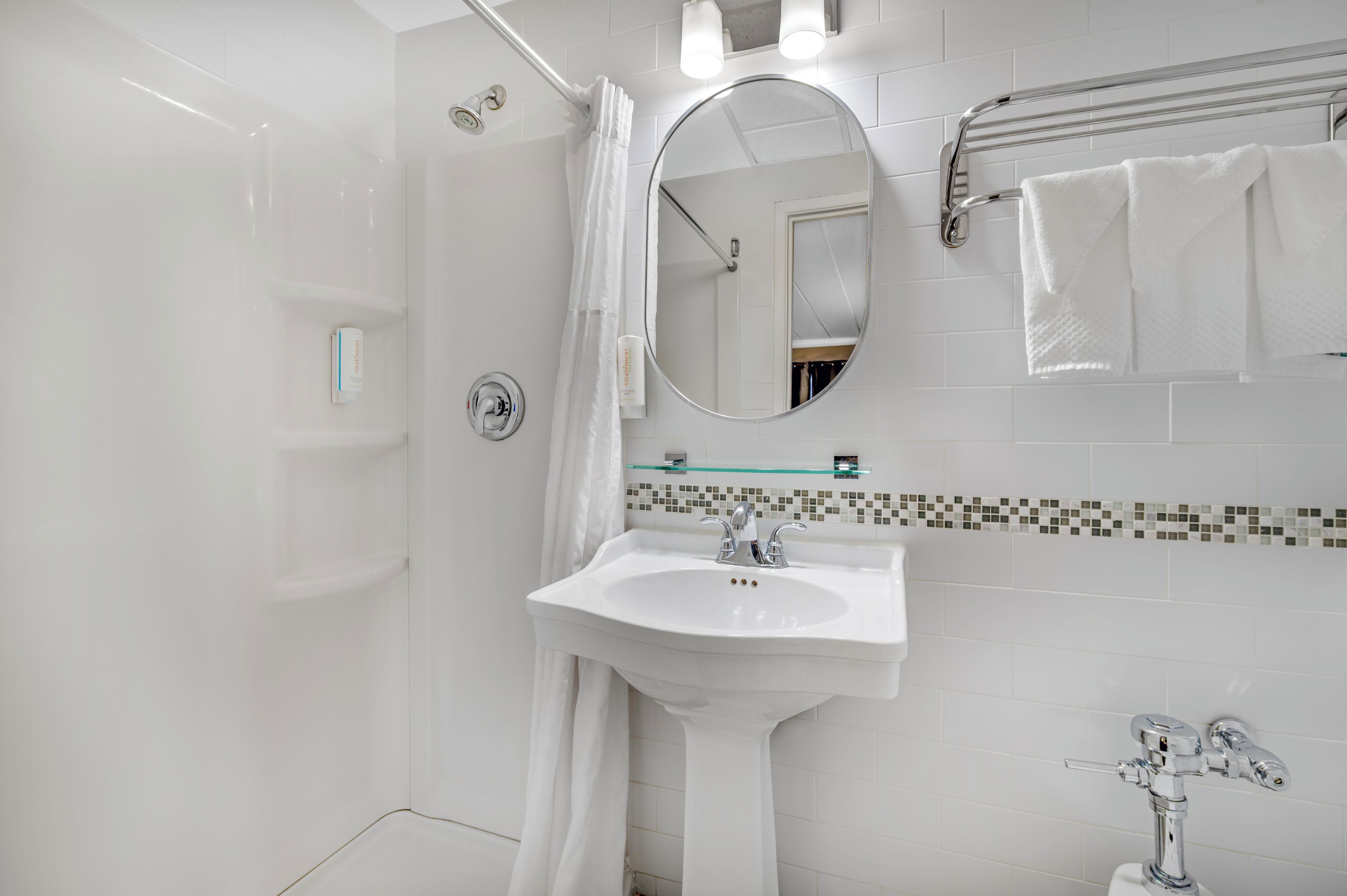 Standard Room, 2 Double Beds, Non Smoking | Bathroom | Free toiletries, hair dryer, towels