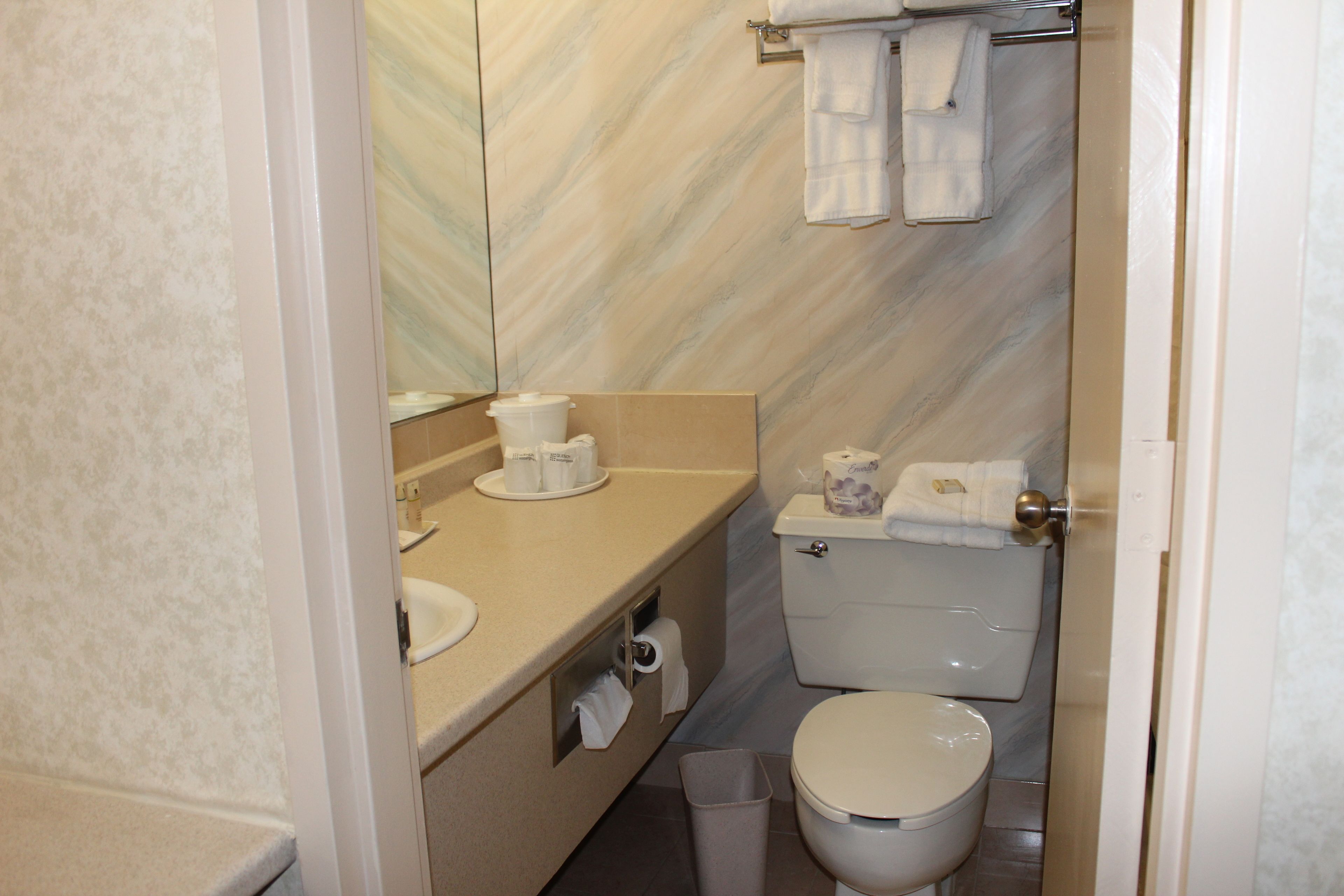 Photo - East Norwich Inn