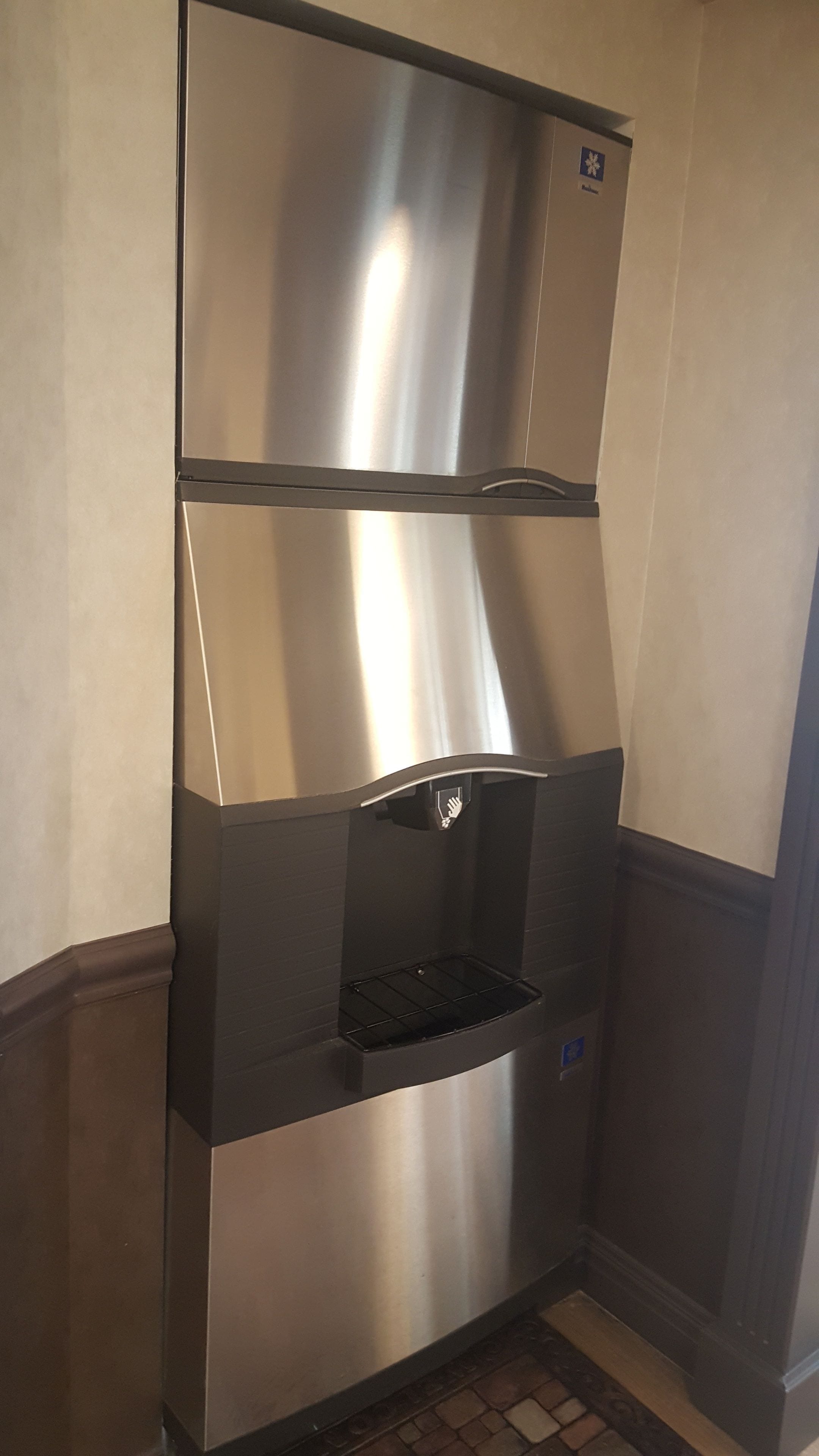 Photo - East Norwich Inn