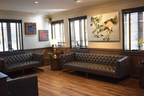 Lobby - East Norwich Inn (East Norwich)