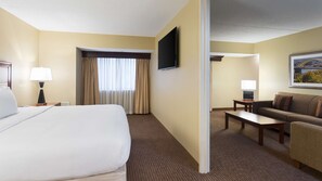 Premium bedding, down duvets, pillow-top beds, in-room safe - DoubleTree Suites by Hilton Hotel Cincinnati - Blue Ash (Sharonville)