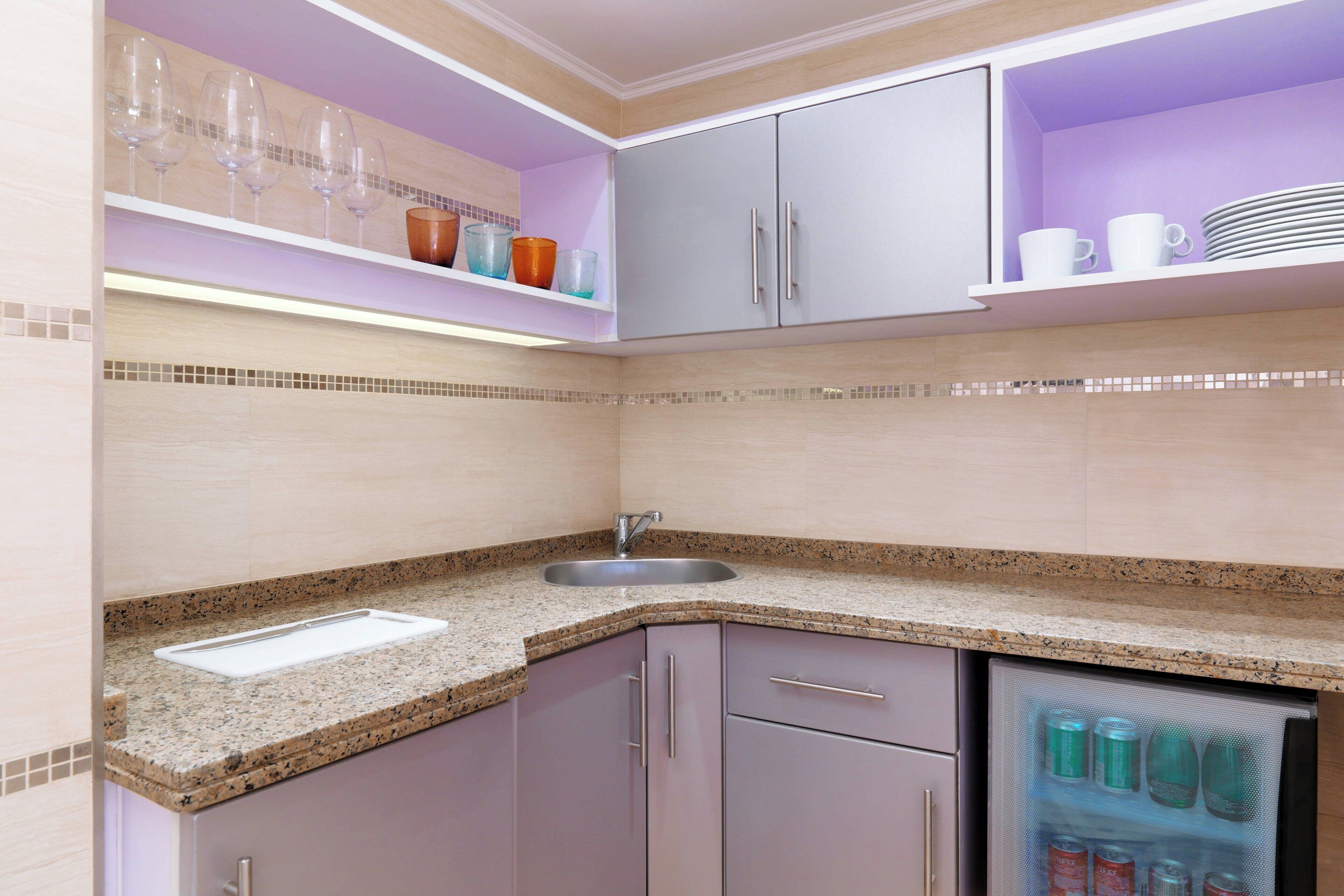 espresso maker, coffee/tea maker, electric kettle