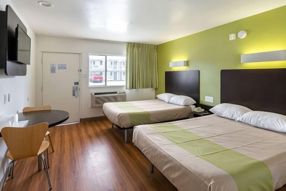 Quadruple Room - Disability Access - Roll in Shower