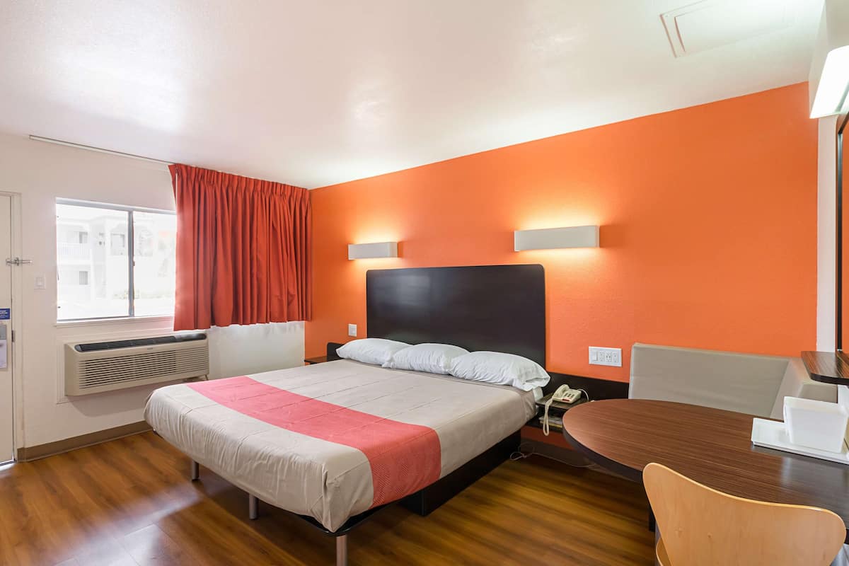 Free cots/infant beds, free WiFi, bed sheets