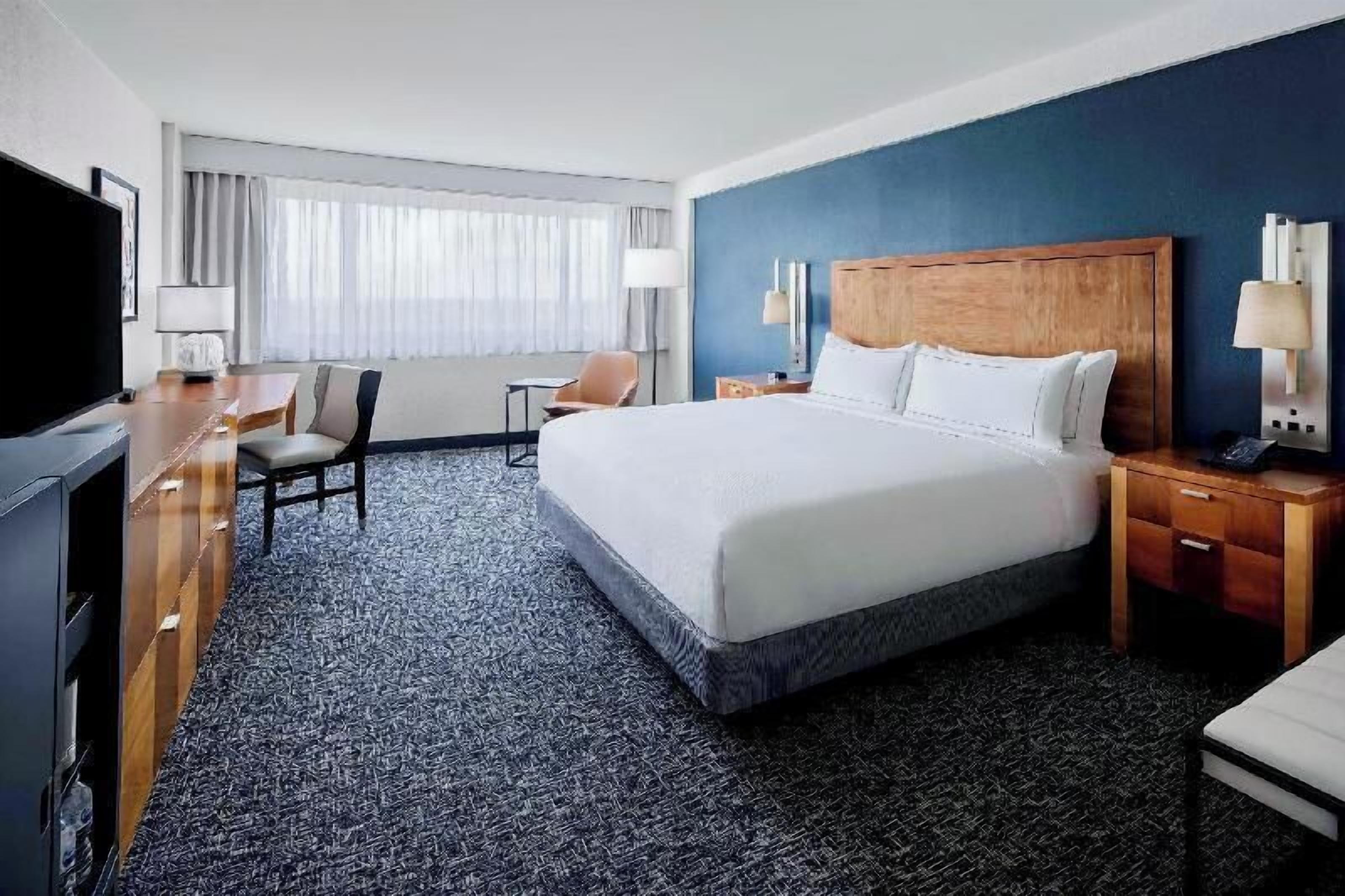 Down comforters, in-room safe, desk, laptop workspace