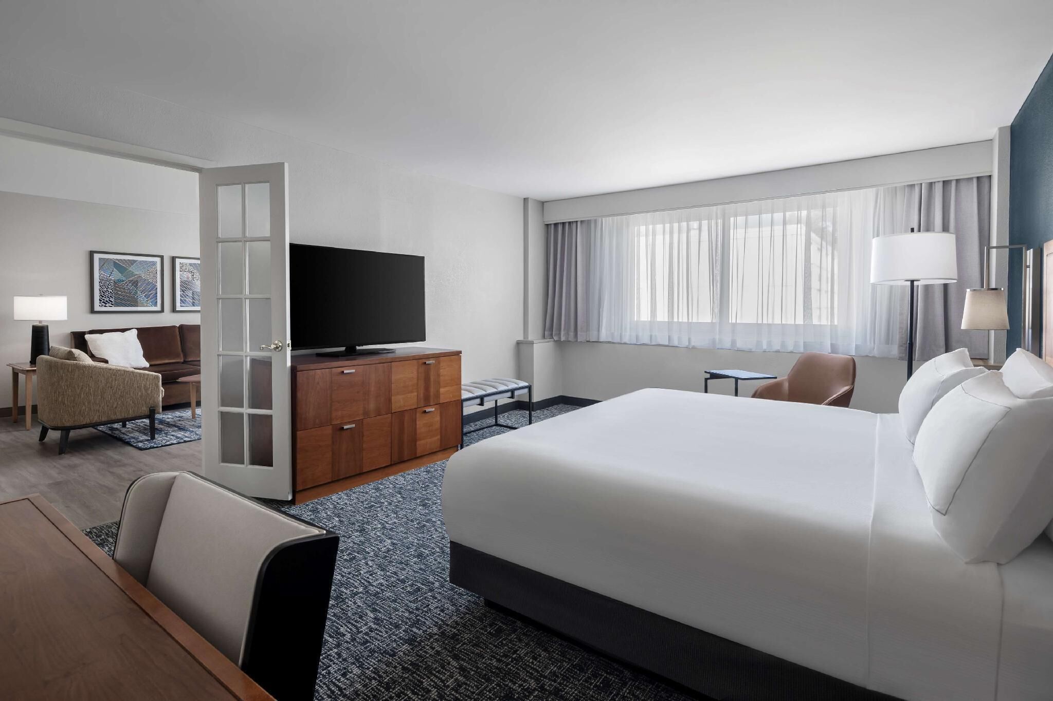Down comforters, in-room safe, desk, laptop workspace