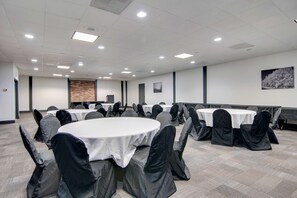 Meeting facility - Motel 6 Clarion, PA (Clarion)