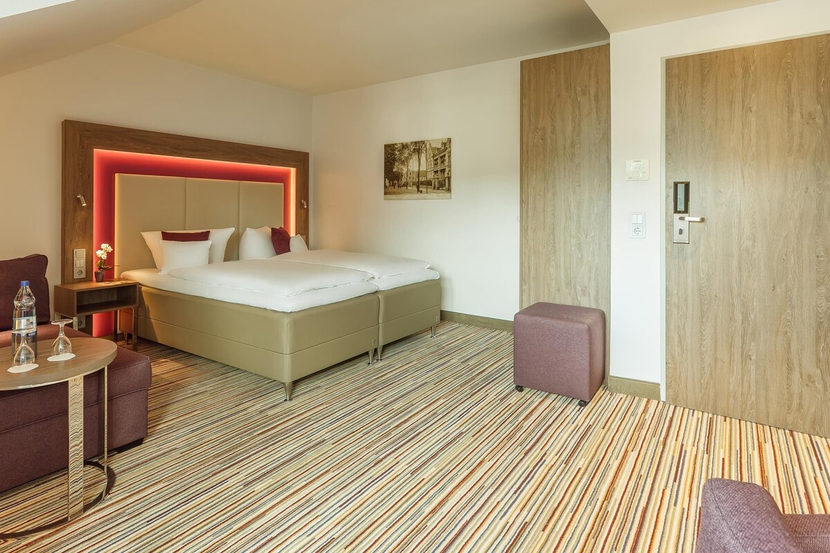 Family Room, 1 Double Bed with Sofa bed | Hypo-allergenic bedding available, minibar, in-room safe, desk