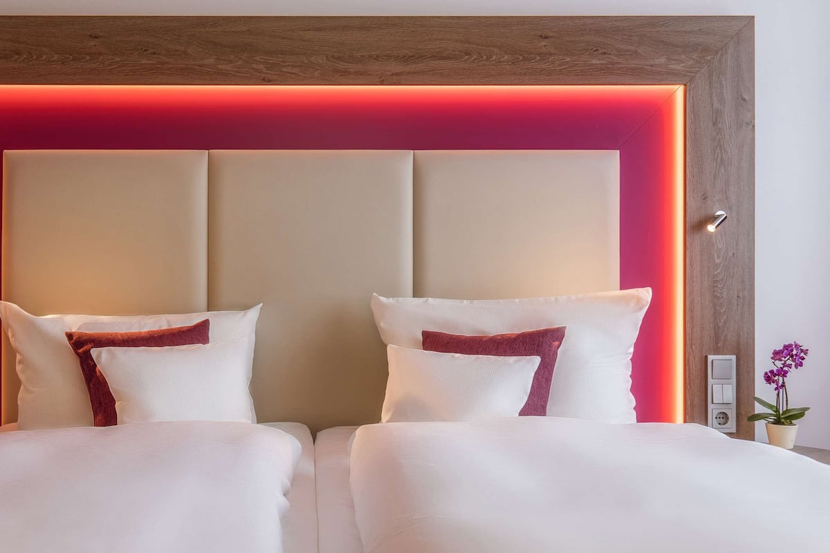 Literie hypoallergénique, minibar, coffres-forts dans les chambres