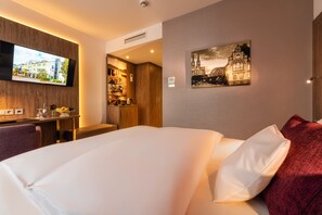 Hypo-allergenic bedding, minibar, in-room safe, desk - Best Western Plus Hotel Stadtquartier Haan (Haan)