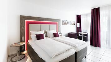 Standard Apartment, 1 Double Bed, Balcony, Annex Building | Hypo-allergenic bedding, minibar, in-room safe, desk