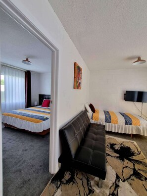 標準套房, 1 間臥室, 非吸煙房, 廚房 | 高級寢具、布置獨特、書桌、熨斗/熨衣板