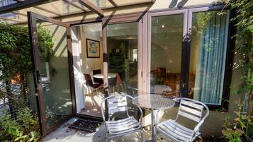 Two Bedroom Apartment with Courtyard | Terrace/patio