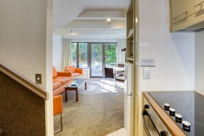 Apartament estàndard, 2 dormitoris, zona de pati | Cuina privada | Frigorífic i microones 