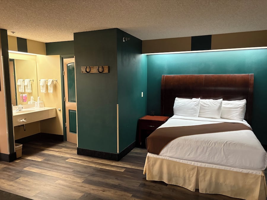 Suite, 1 queensize bed, niet-roken (Mt. Grinnell) | Een bureau, een strijkplank/strijkijzer, babybedden (toeslag)