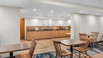 Café da manhã continental grátis todos os dias