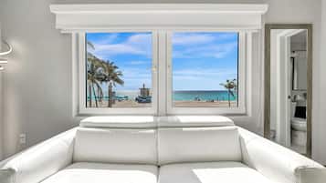 Deluxe Room, 1 King Bed, Oceanfront | Beach/ocean view