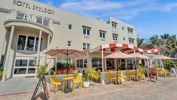 2 ristoranti, aperti a colazione