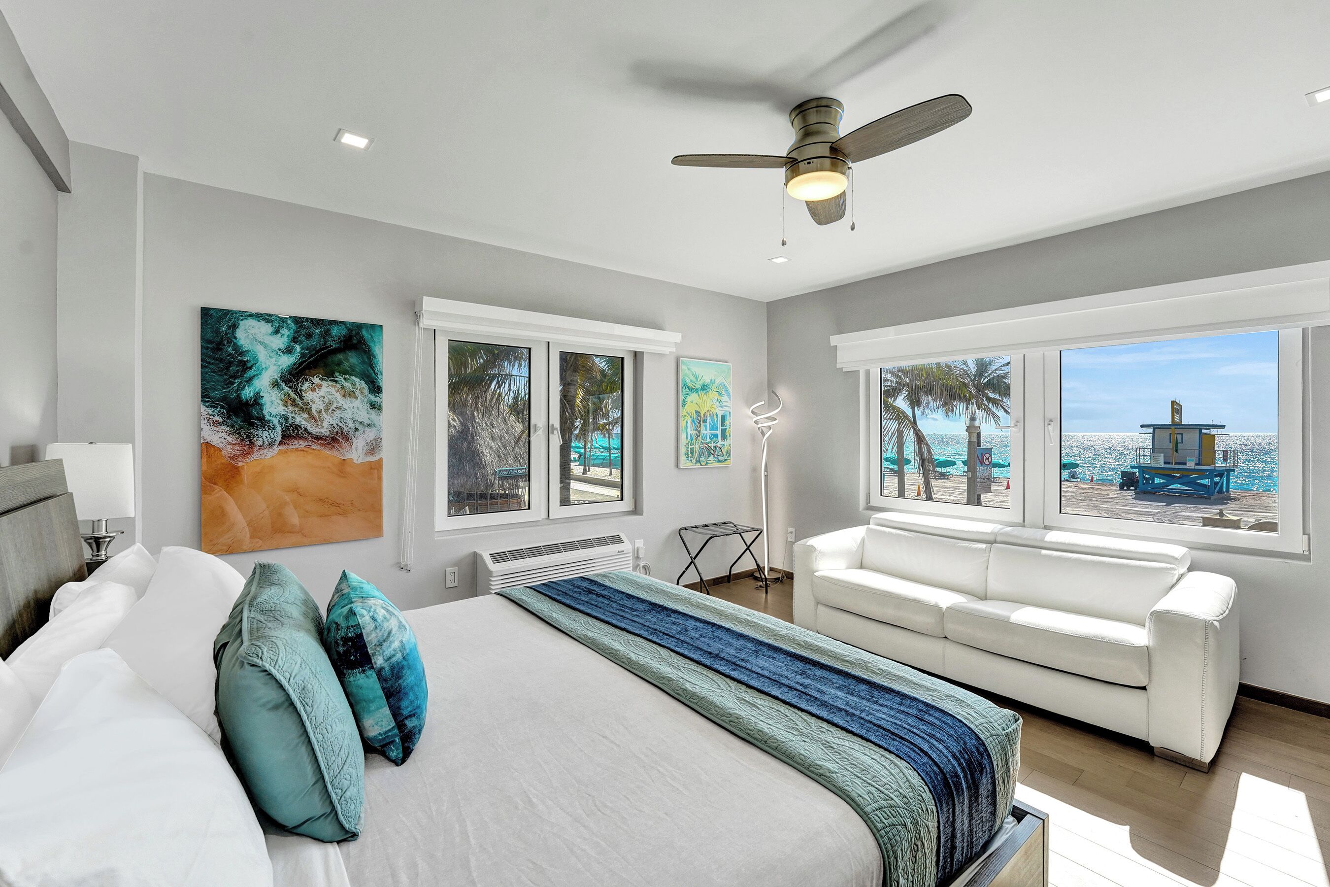 deluxe room, 1 king bed, oceanfront | 1 bedroom, premium bedding, in-room safe, desk