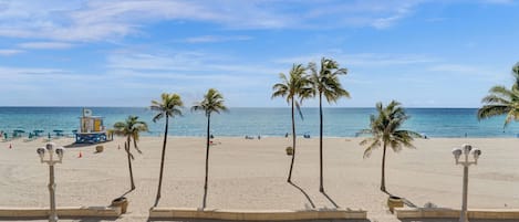 Habitación Premium, 1 cama de matrimonio grande, frente al mar | Vistas al mar