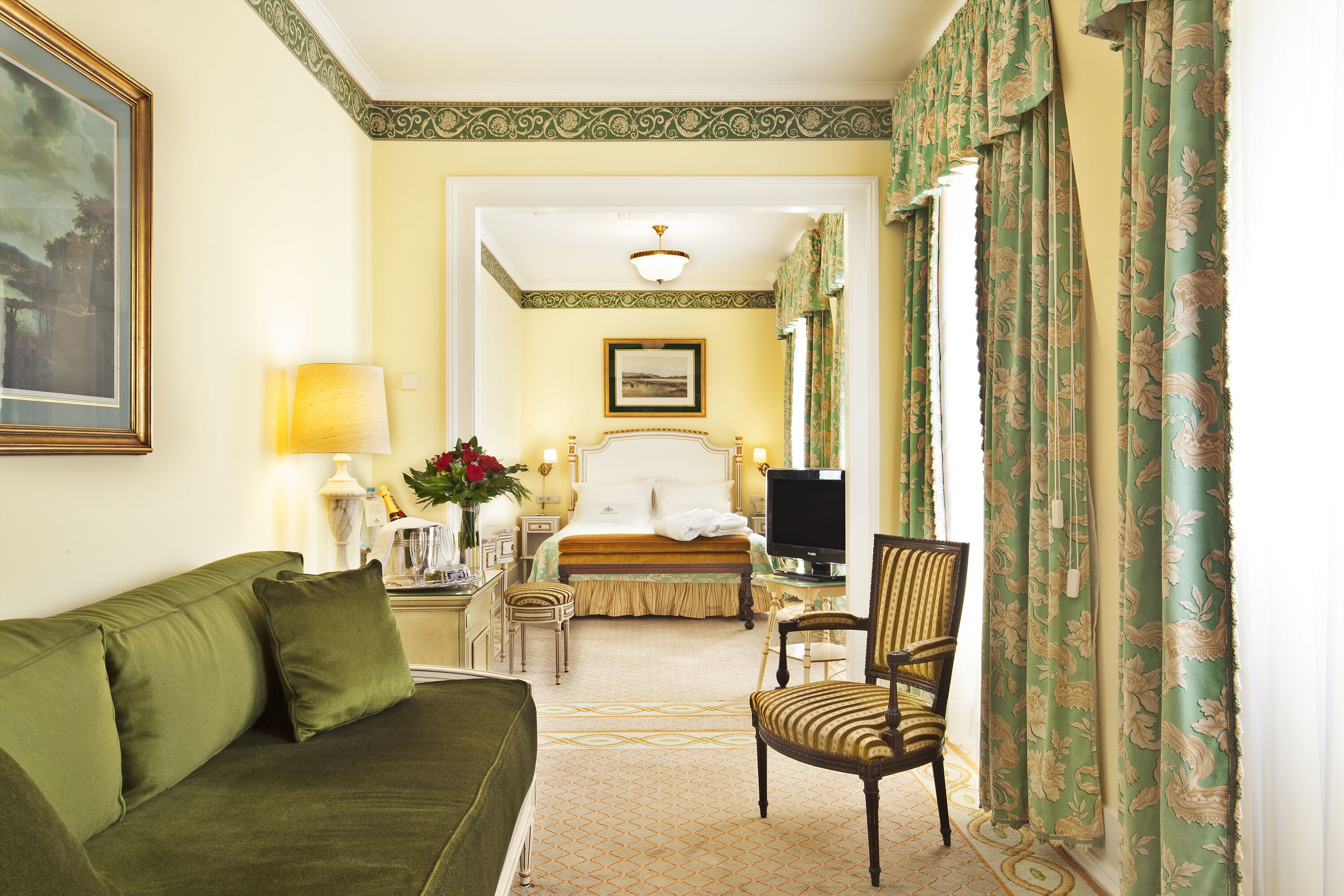 junior suite | minibar, in-room safe, desk, blackout curtains