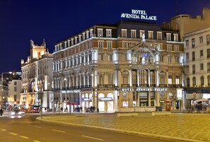 Façade de l’hébergement  – soirée/nuit