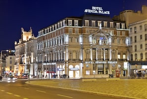 Façade de l’hébergement – soirée/nuit