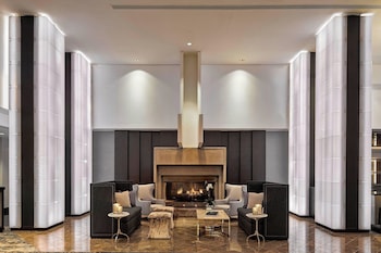 Serves lunch and dinner at JW Marriott San Francisco Union Square