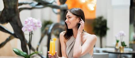 Con servicio de comidas y cenas