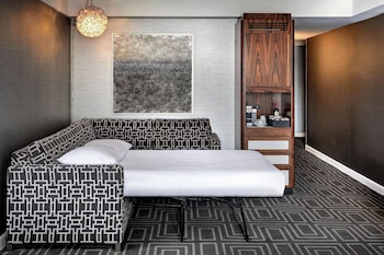 Studio Suite, 1 King Bed with Sofa bed, Non Smoking | Premium bedding, down comforters, pillowtop beds, in-room safe at JW Marriott San Francisco Union Square