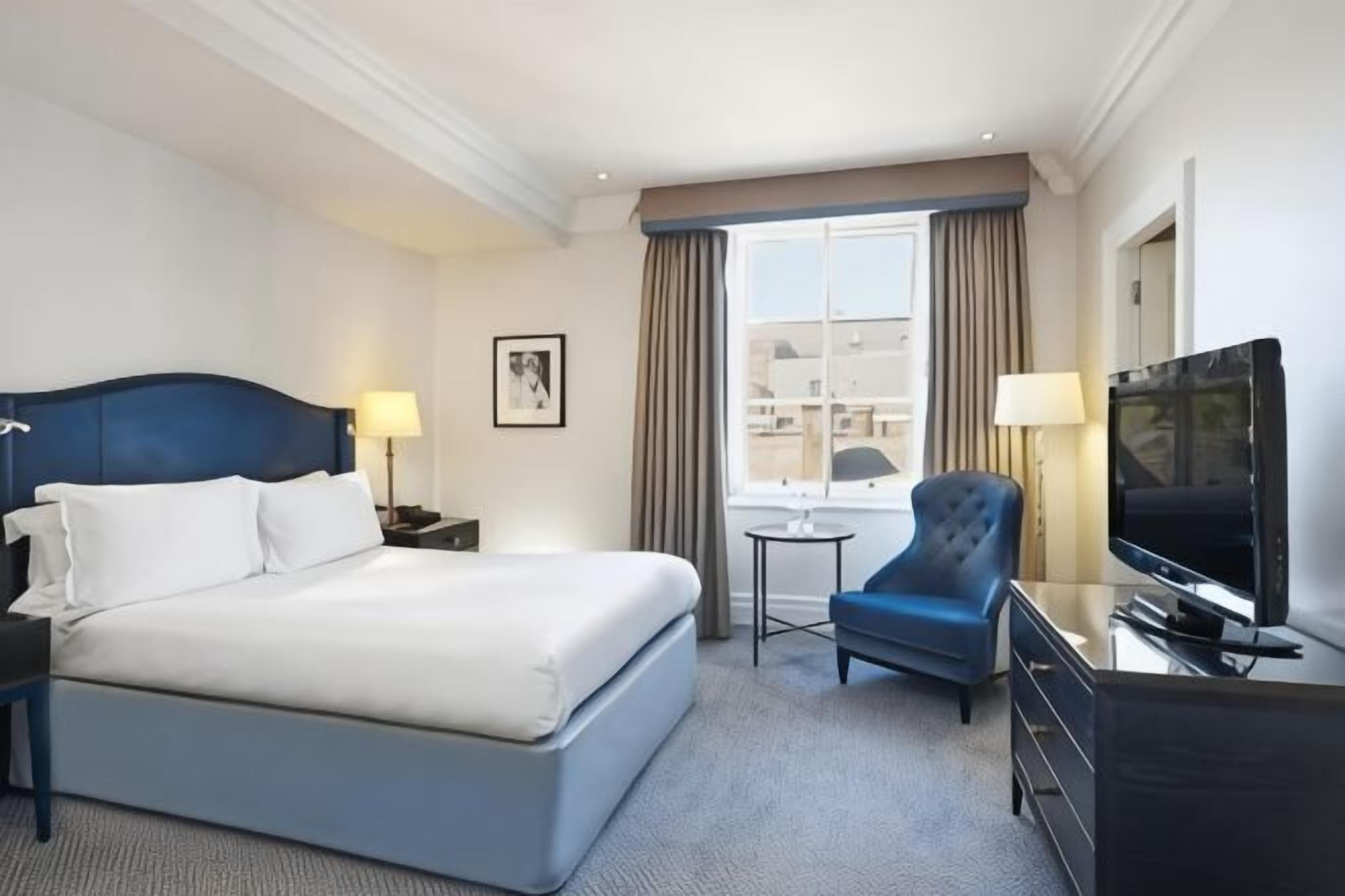 Literie de qualité supérieure, coffres-forts dans les chambres, bureau