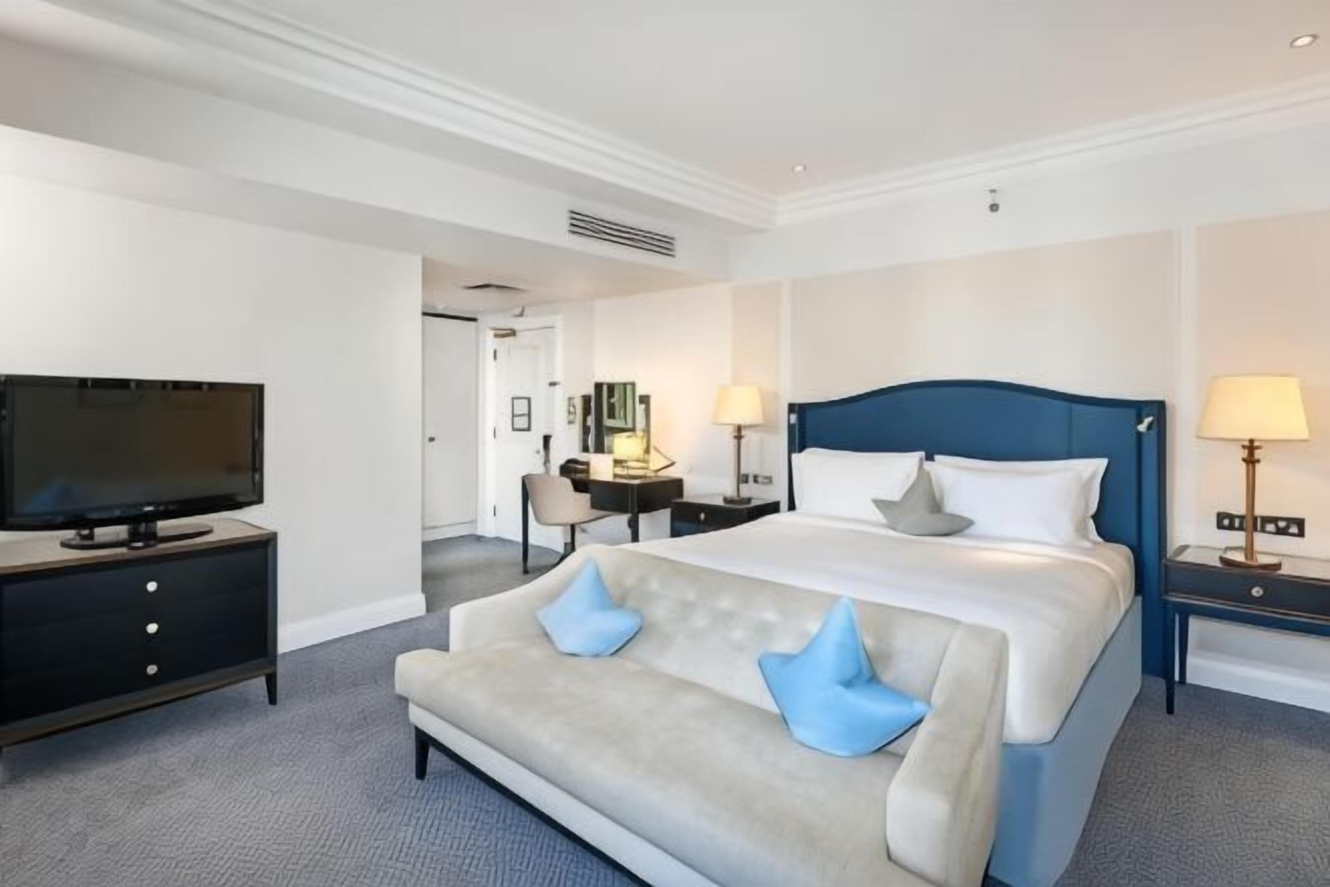 Literie de qualité supérieure, coffres-forts dans les chambres, bureau