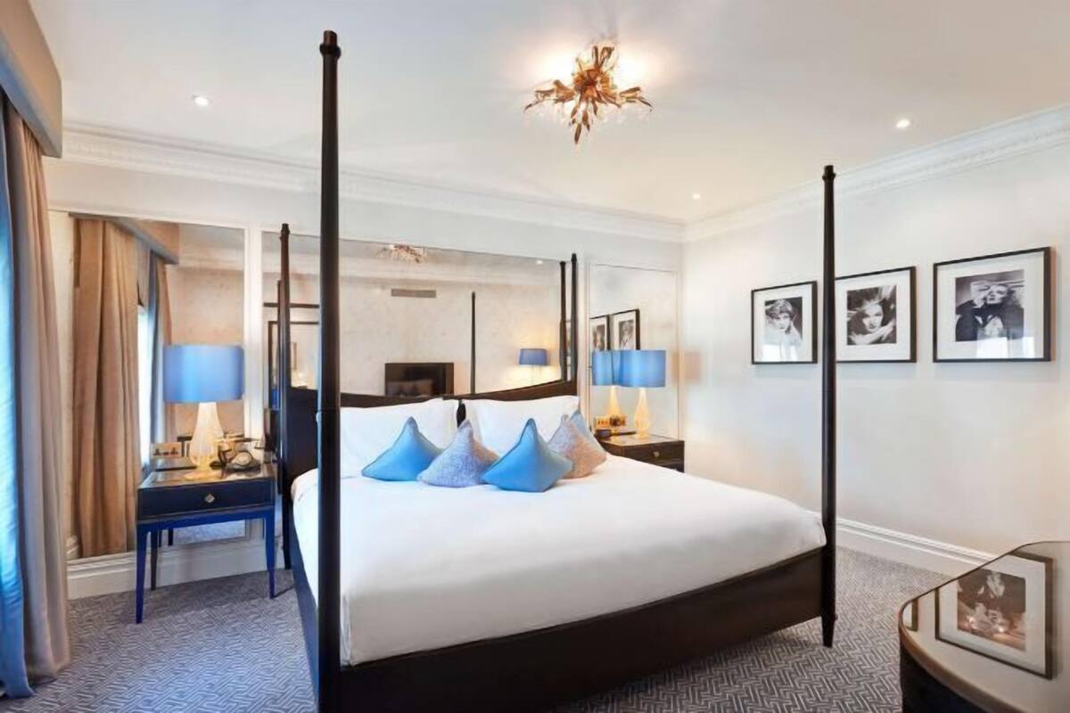Luxe beddengoed, een kluis op de kamer, een bureau