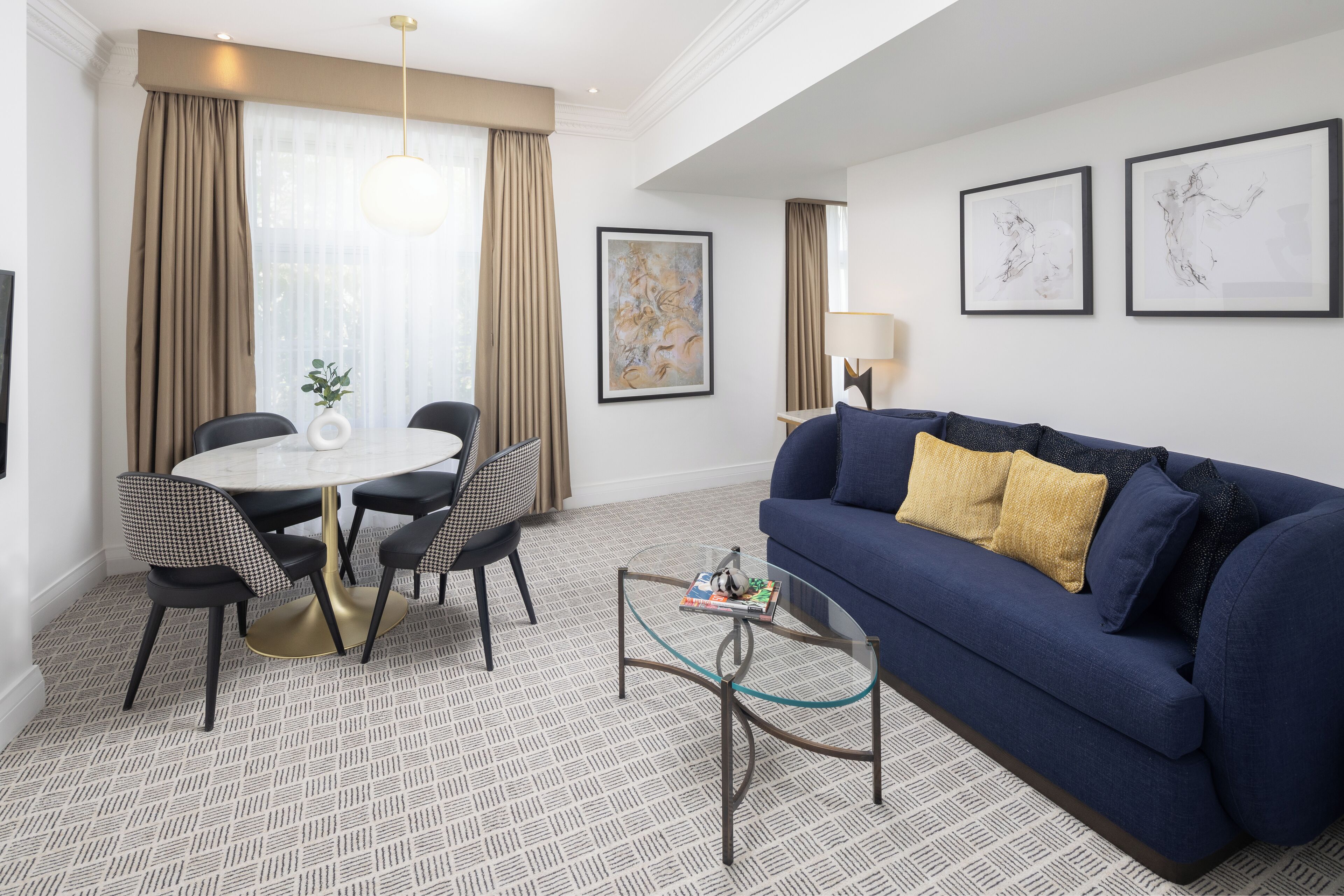 King Suite, Suite, accès au salon club | Literie de qualité supérieure, coffres-forts dans les chambres, bureau