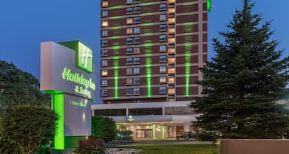 Holiday Inn & Suites Pittsfield-Berkshires by IHG
