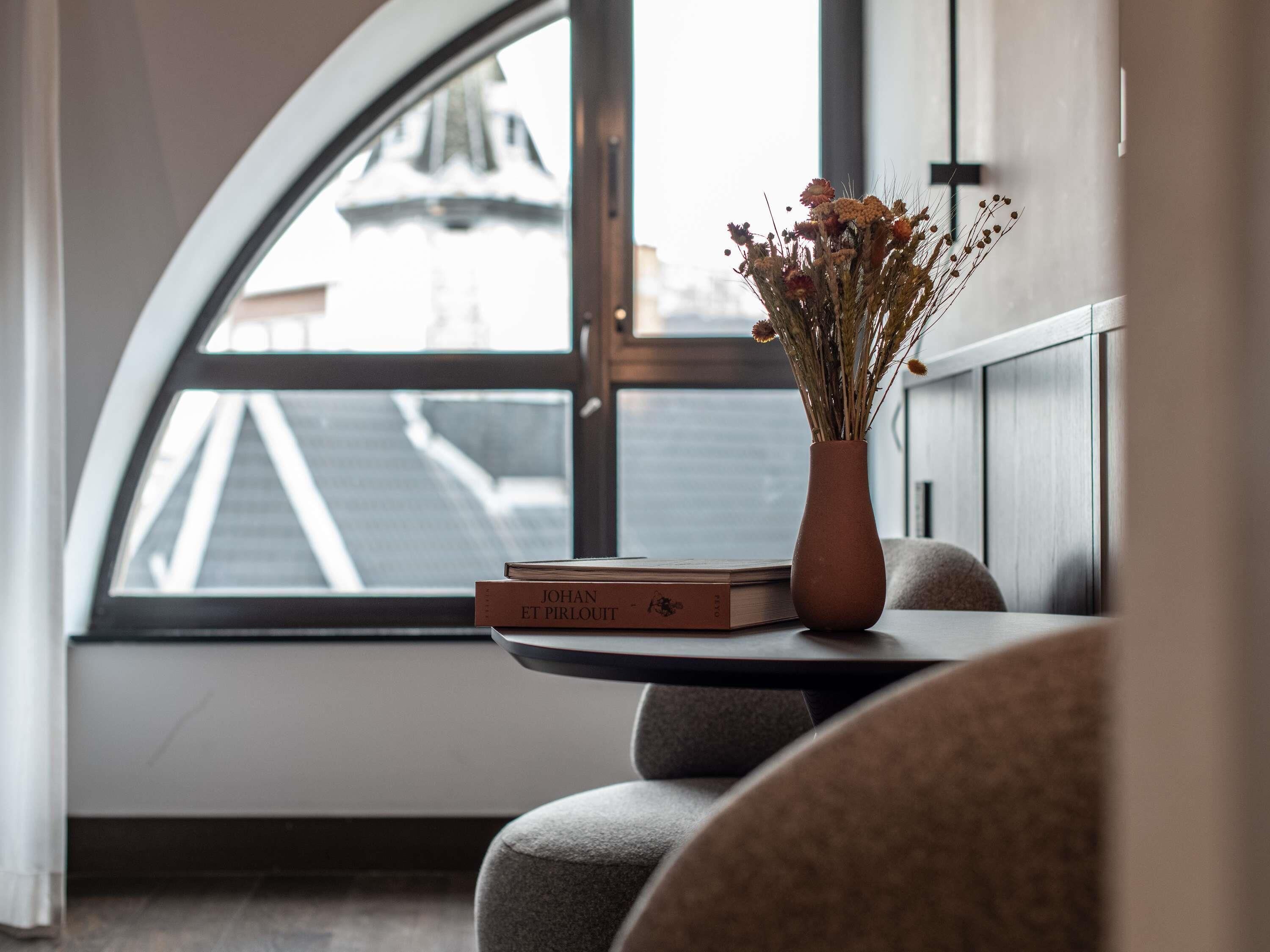 Deluxe Room, 1 King Bed, Garden View | Premium bedding, down comforters, pillowtop beds, free minibar