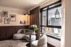 Comfort Suite, 1 Bedroom, Courtyard View (Homage Audrey Hepburn) | Living area